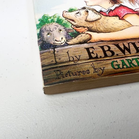 Charlotte's Web - Gently Used Book in Great Condition for Children - Picture 7 of 12